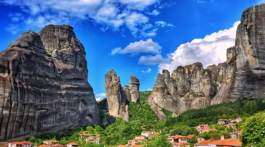 Μετέωρα: Ένα Θαύμα της Φύσης και της Πίστης